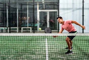 Partenariats Padel Concessions Mouton Saint-Mal.webp Photo d'un joueur de Padel